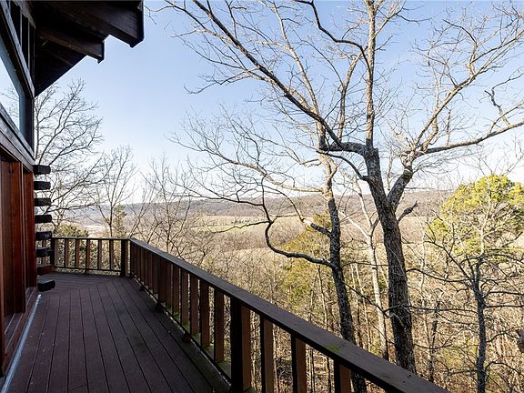 3rd image of 539 Thompson Ln