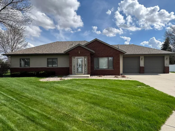121 Hamilton Cir, Aberdeen City, SD 57401