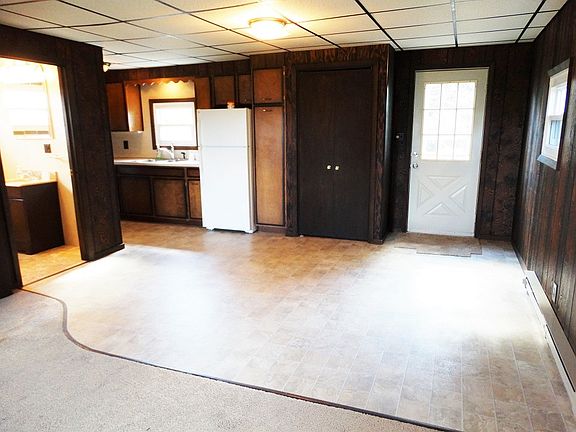 Dining Area & Kitchen