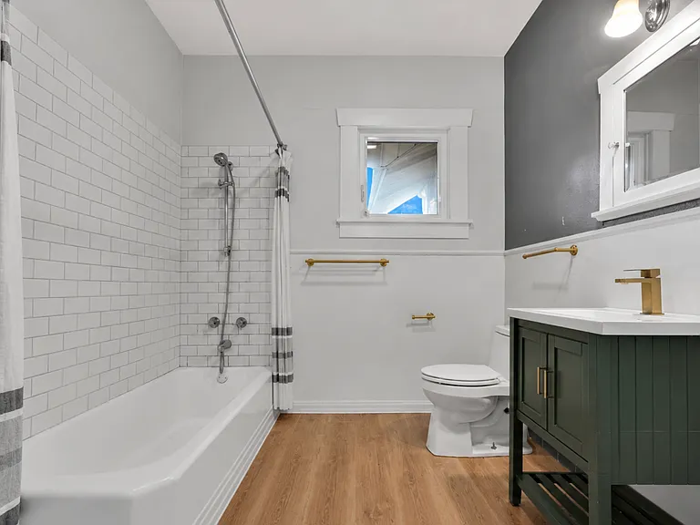 502 E Courtland Pl — Photo 11