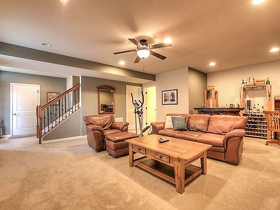 5th image of 121 Siena Ln