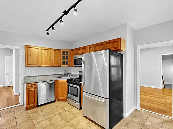 9 Medford St, Medford, MA