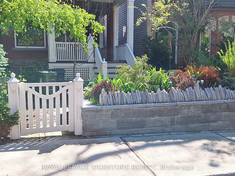379 Berkeley St #LOWER — Photo 14