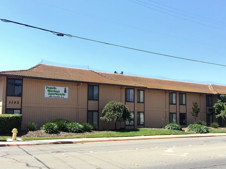 1152 Franklin Ave