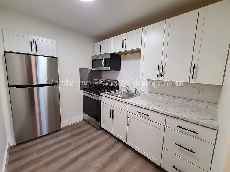 917 Pearl St #17 — Photo 3
