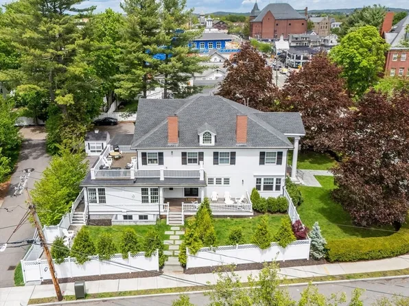 3 Otis St #3, Newtonville, MA 02460