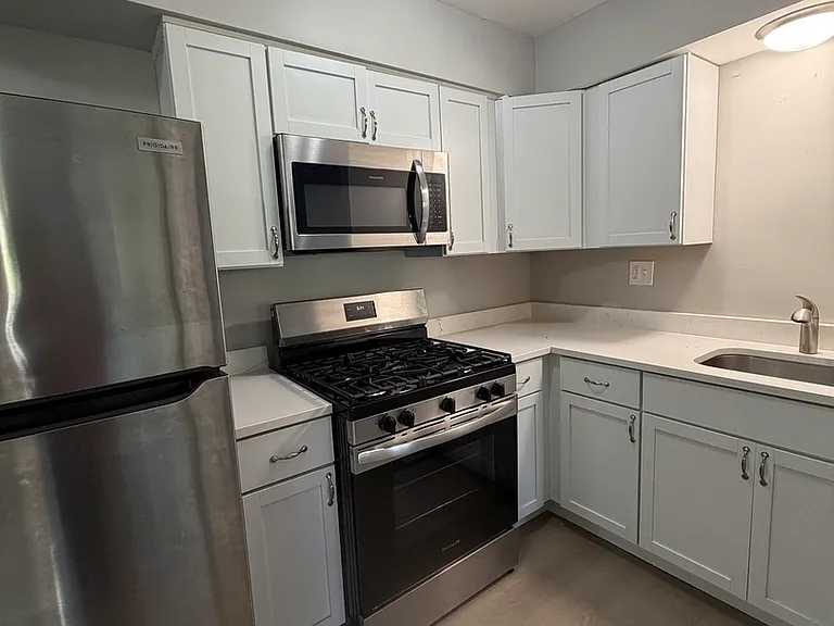 5331 S Kilbourn Ave #2 — Photo 9