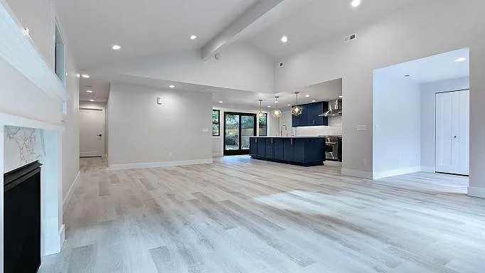 20834 Marine View Dr SW — Photo 3