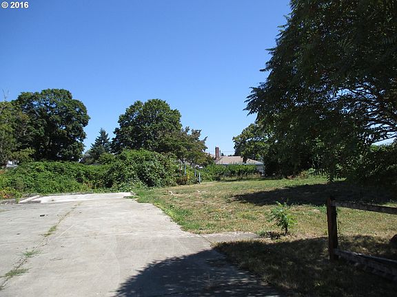 2nd image of 4701 NE 40th Ave