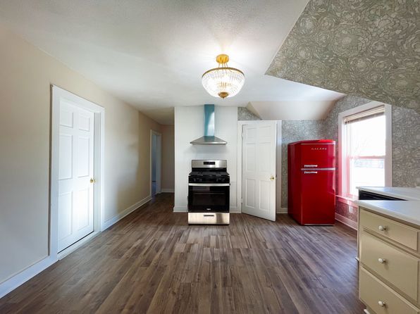 47 Kindergarten St #3