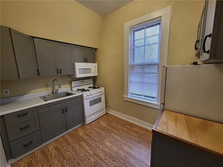 168 Gibbs St #2 — Photo 13