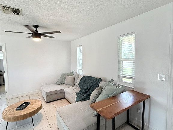 5th image of 24 Charwood Cir