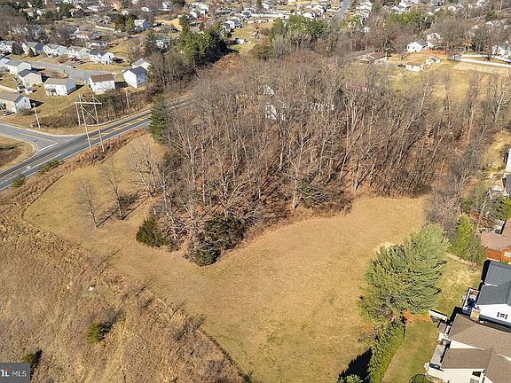 2nd image of 353 Greenwood Rd