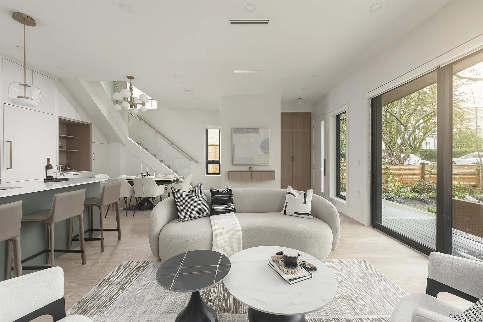 476 E 20th Ave #1 photo 1