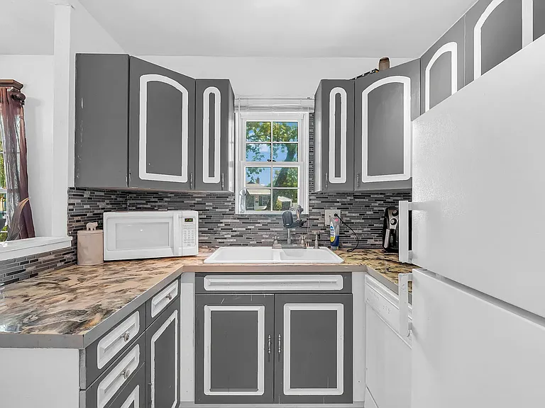 1828 N Bancroft St — Photo 3