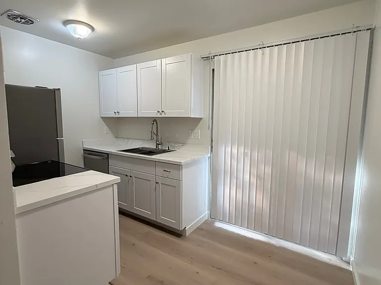 50 Merrydale Rd #8 — Photo 2