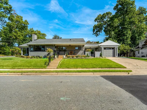 2727 N Dinwiddie St, Arlington, VA 22207