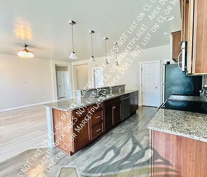 801 E Ionia Dr — Photo 7