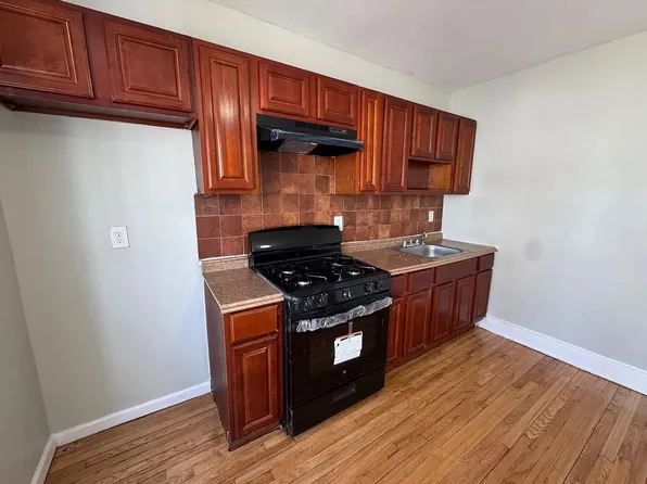 111 Monroe St #1, Roselle, NJ 07203