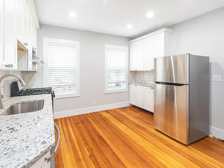 30 Presley St #30 — Photo 3