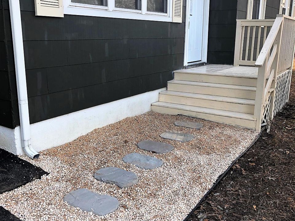 2nd image of 484 New York Ave