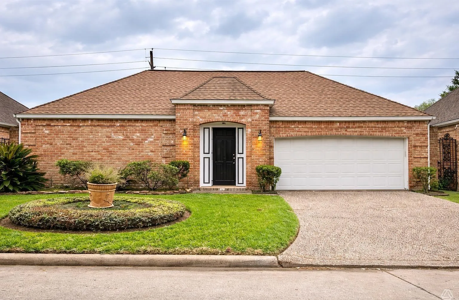 3 bed, 2.0 bath, 2021 sqft, $2,350 — Photo 1