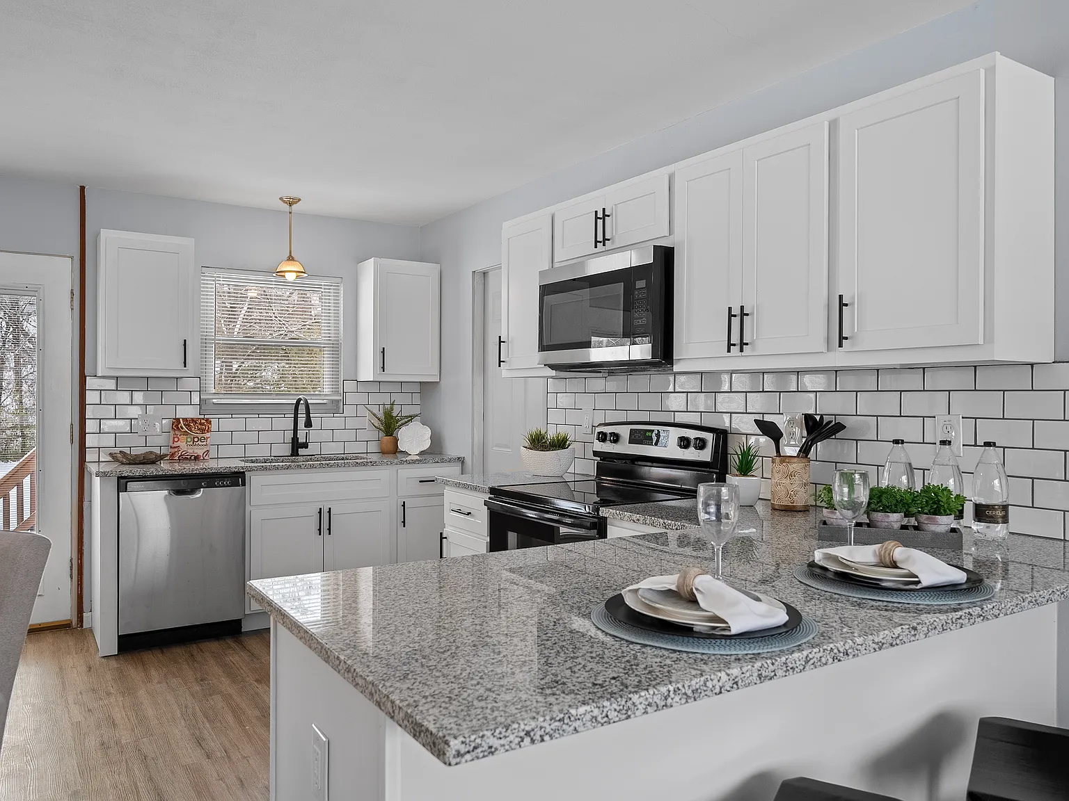 3 bed, 2.5 bath, 1357 sqft, $2,770 — Photo 2