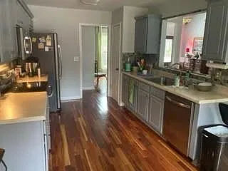 2 bed, 1.0 bath, 1728 sqft, $1,200 — Photo 2