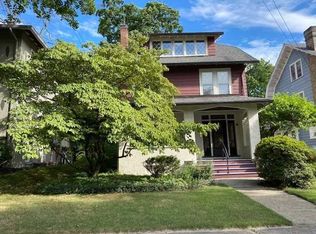 16 Crescent Rd, Poughkeepsie, NY 12601