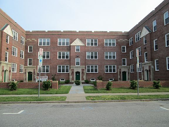 Holland Apartments