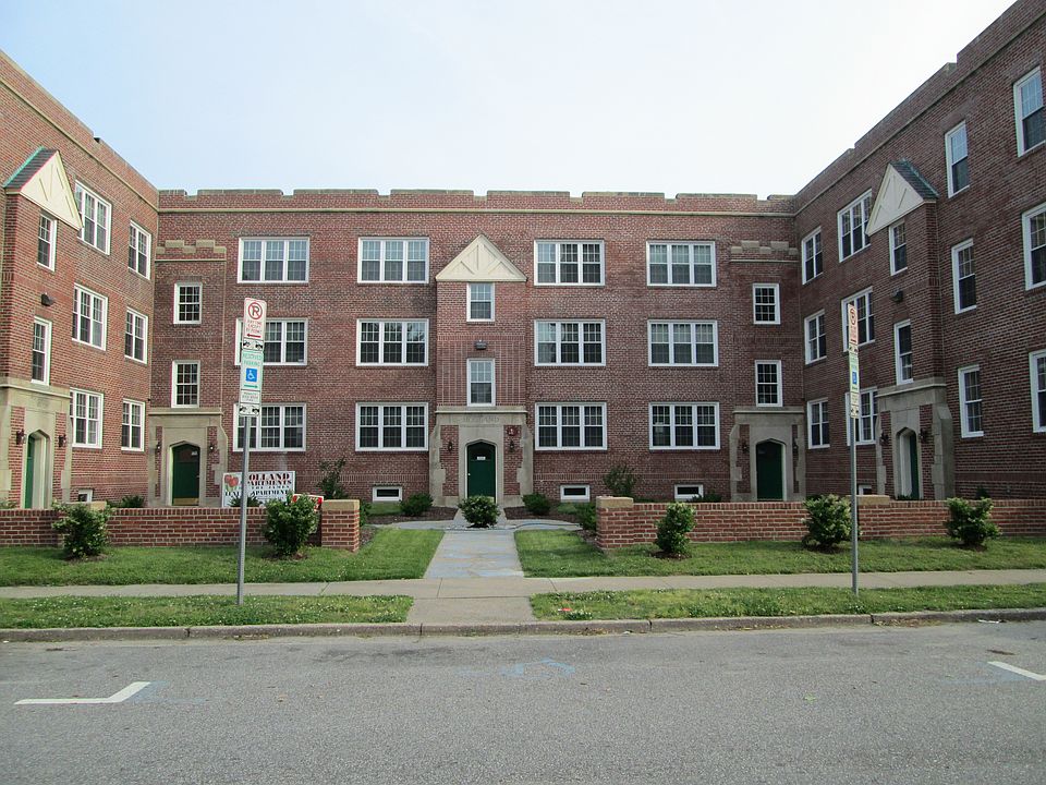 Holland Apartments