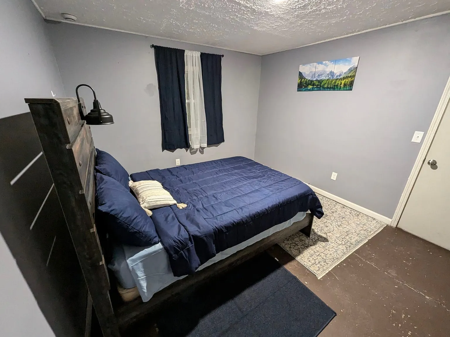 109 N Cannon Dr — Photo 2