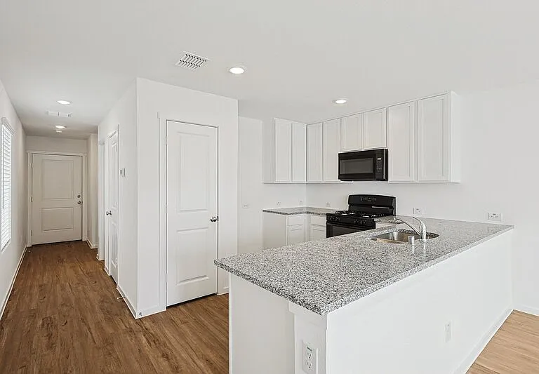 4217 Belmont Dr — Photo 6
