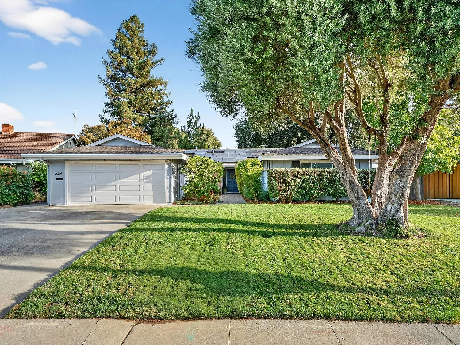 4403 Vista Way photo 1
