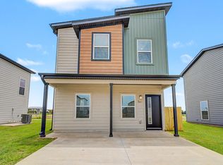 561 Solar St, Bentonville, AR 72713