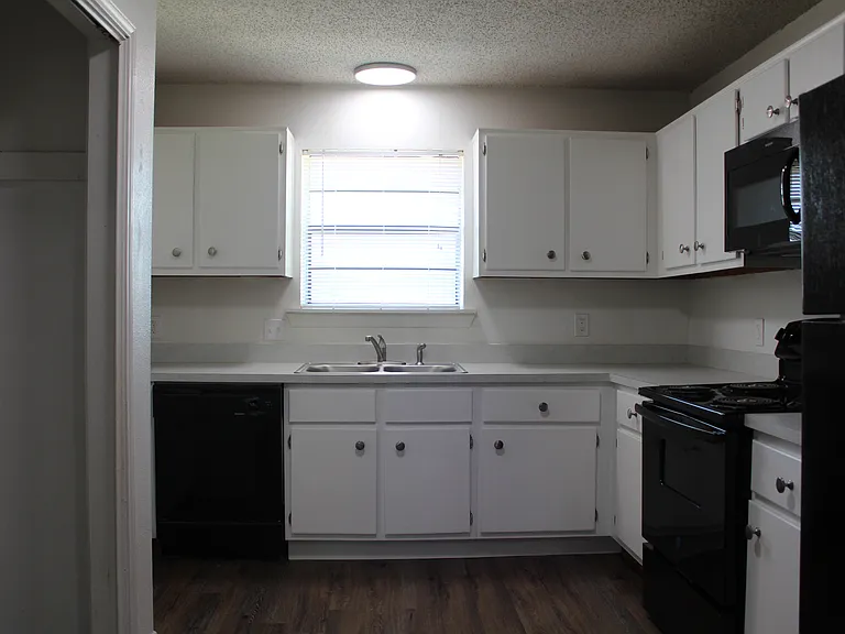 2135 8th St #1 — Photo 3