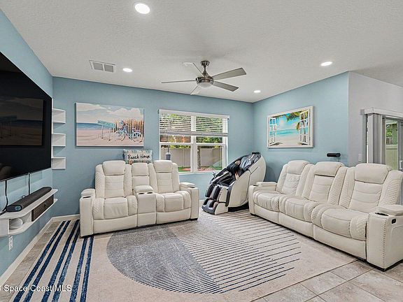 3rd image of 400 Forest Trace Cir