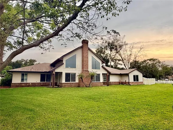 212 Pleasant St, Lake Helen, FL 32744