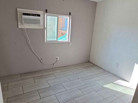2nd image of 2107 W Bethany Home Rd #1