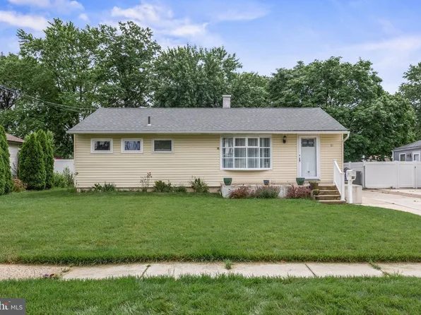 27 Rockland Ter, Lumberton, NJ 08048