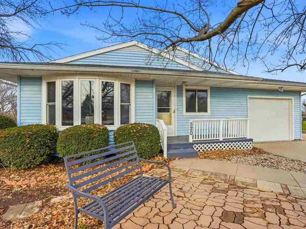 520 14th St, Wellman, IA 52356