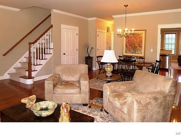 4th image of 54 Cropsey St