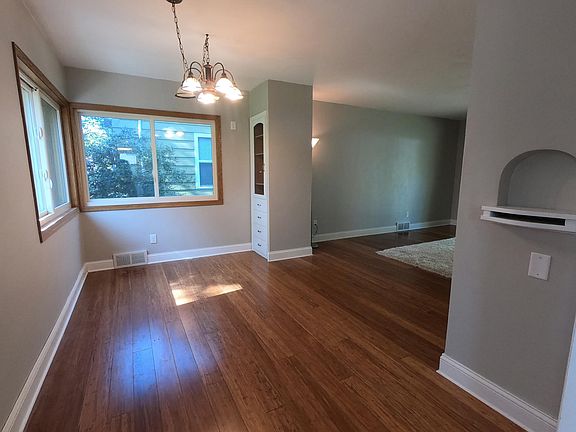 5th image of 217 2nd Ave E