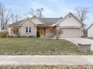 3608 Sunrise Ln NW, Grand Rapids, MI 49534