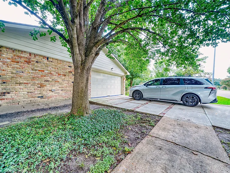 5911 Dawnridge Dr — Photo 39