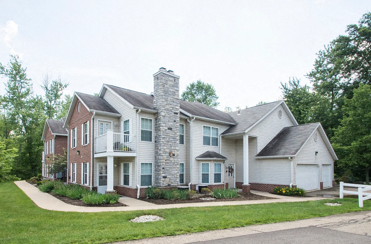 Woodlawn Village — Photo 4