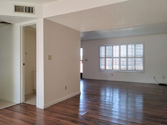 4th image of 221 Montego Bay Dr