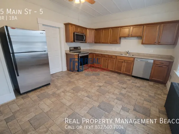 45 Main St APT 5, Sunapee, NH 03782