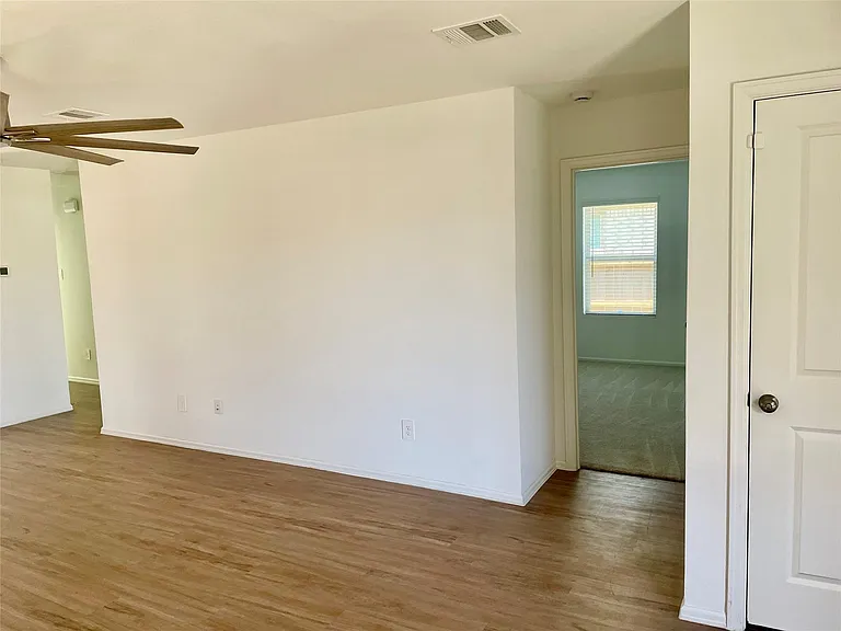 221 Crystal Bay Ln — Photo 8