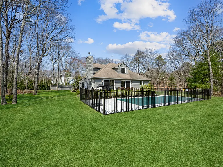 16 Hildreth Rd — Photo 4